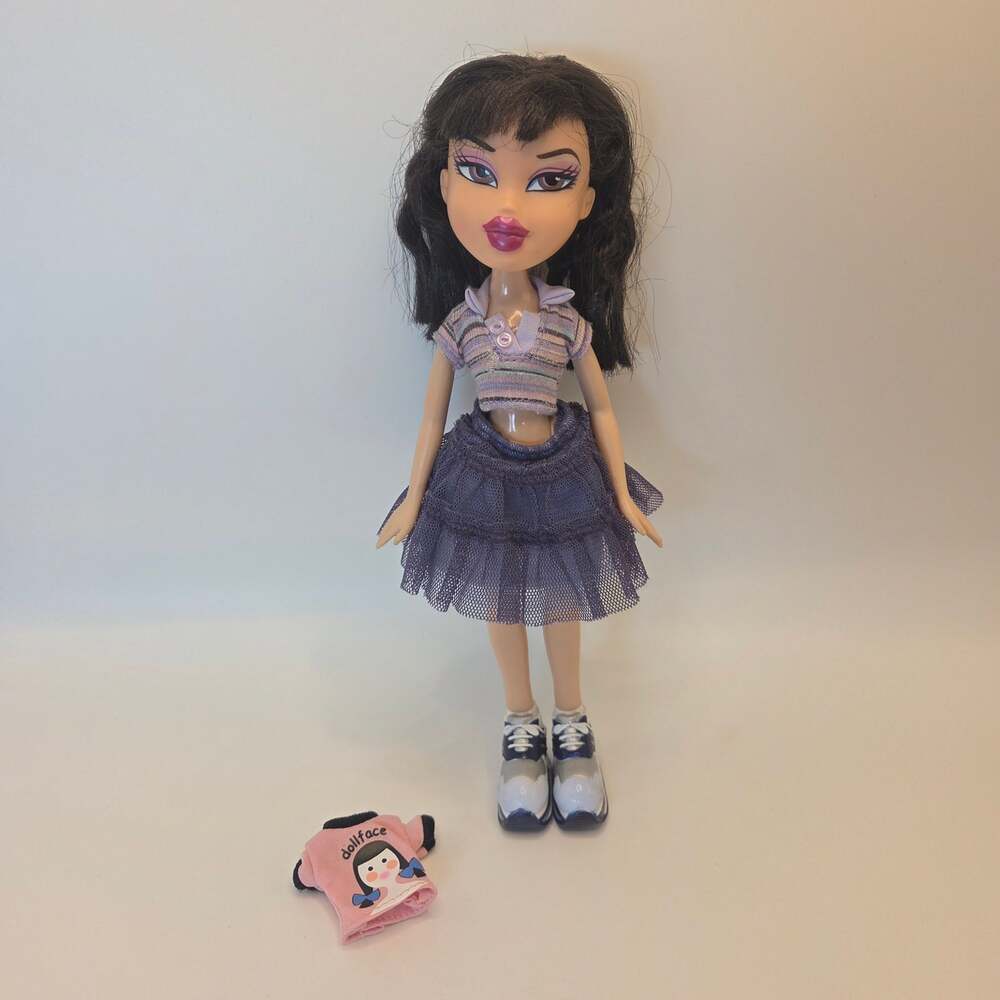 Vintage 2002 Bratz Strut It Jade Doll with Original Clothes